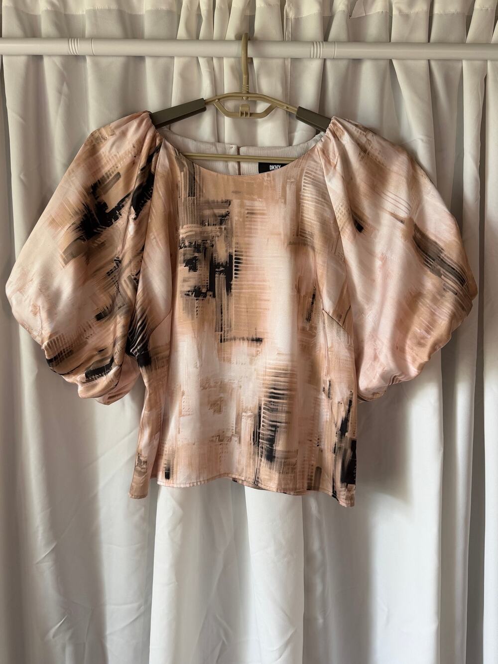 DKNY Abstract Puff Sleeve Blouse Neutral Tan Black XL Corporate Girlie Satin